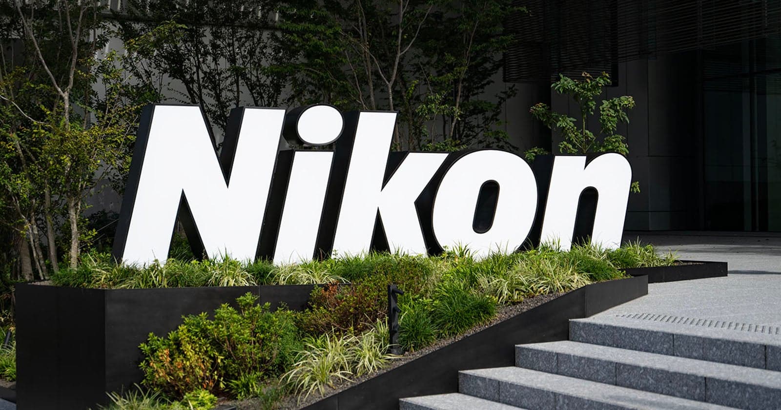 Nikon Lost a Record Amount of Money Last Fiscal Year